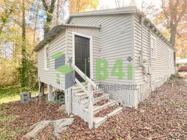 Building Photo - 119 Chandler Cir SE