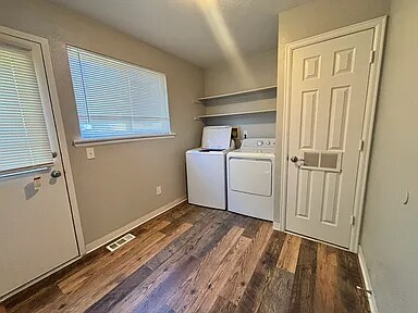 Building Photo - 4725 Nelson St