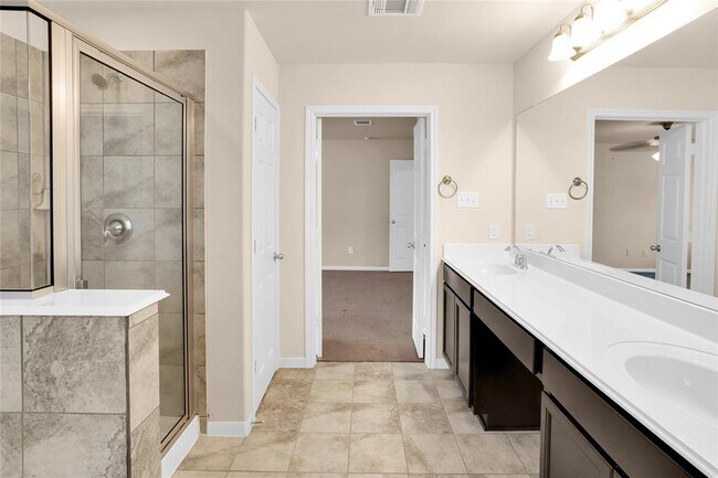 Building Photo - 8023 Villa Lago Ln
