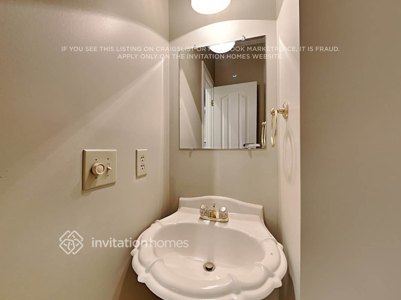 Building Photo - 4881 Tree Tops Dr