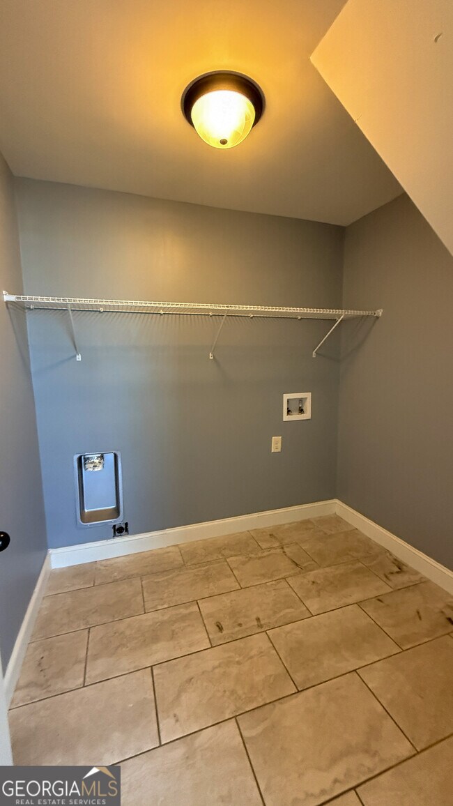 Building Photo - 338 Brookstone Dr