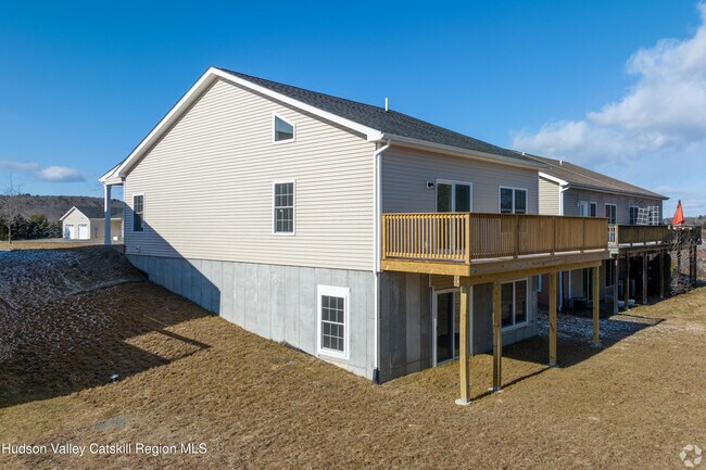 Building Photo - 11 Hillside Rd