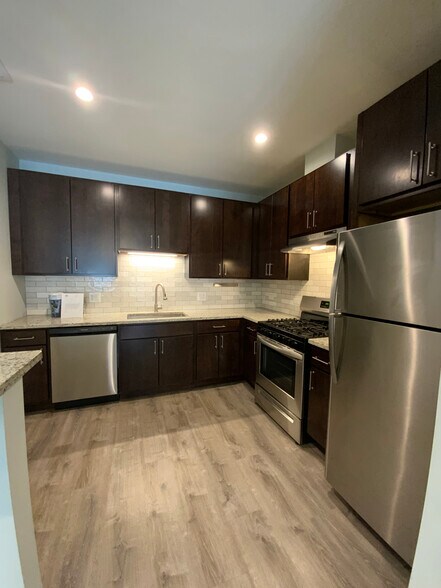 Building Photo - 1143 Maple
