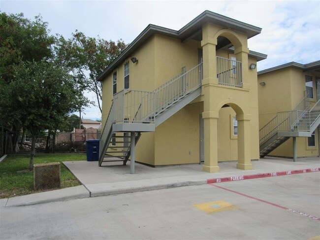 Building Photo - 1804 Juarez Ave