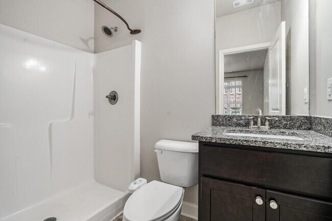 Building Photo - 612 Luckett Ct