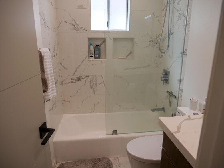 Building Photo - 3917 Tilden Ave