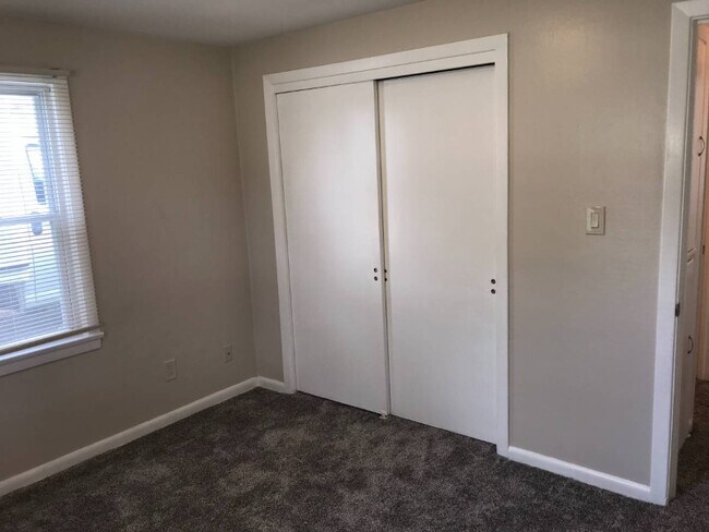 Building Photo - 4637 Southern Blvd