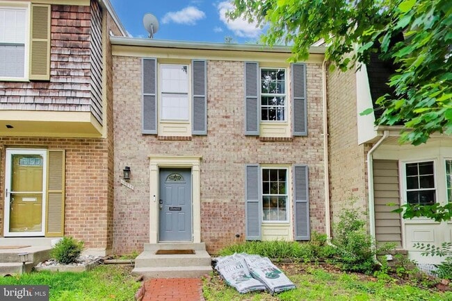 Building Photo - 10075 Maple Leaf Dr