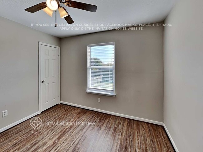 Building Photo - 3827 Middlecrest Ln