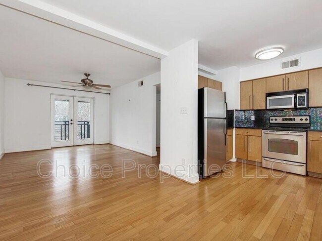 Building Photo - 211 N Dotger Ave