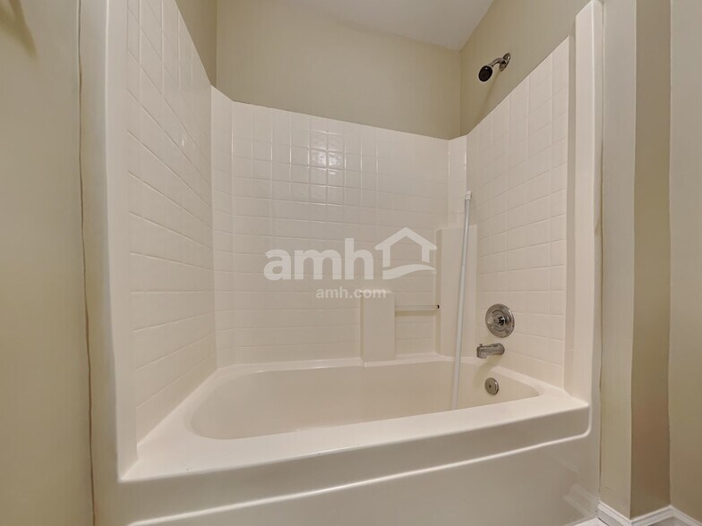 Building Photo - 2635 Planters Pointe Blvd