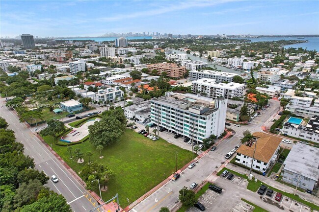 Building Photo - 8233 Harding Ave