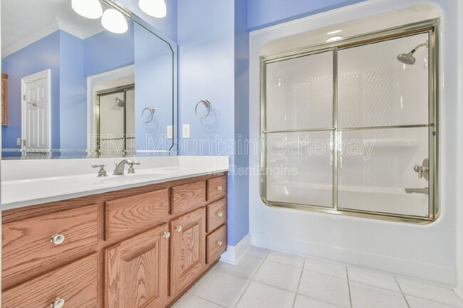 Building Photo - 894 Oak Pointe Dr