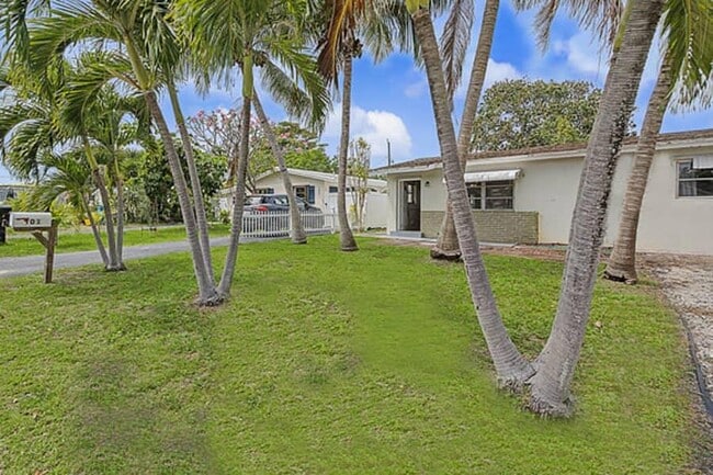 Building Photo - 301 SE 21st Ave