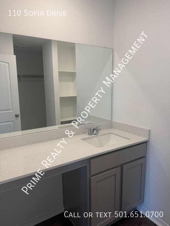 Building Photo - 110 Sofia Dr