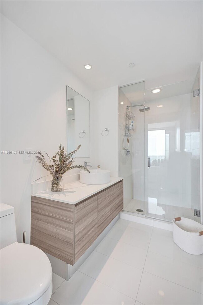 Building Photo - 121 NE 34th St