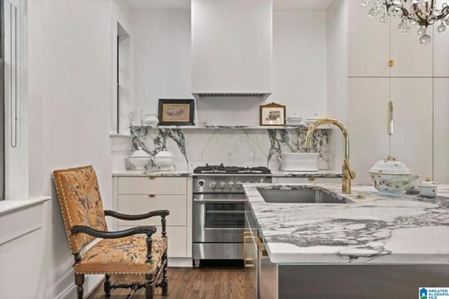 Building Photo - 2505 Montevallo Rd