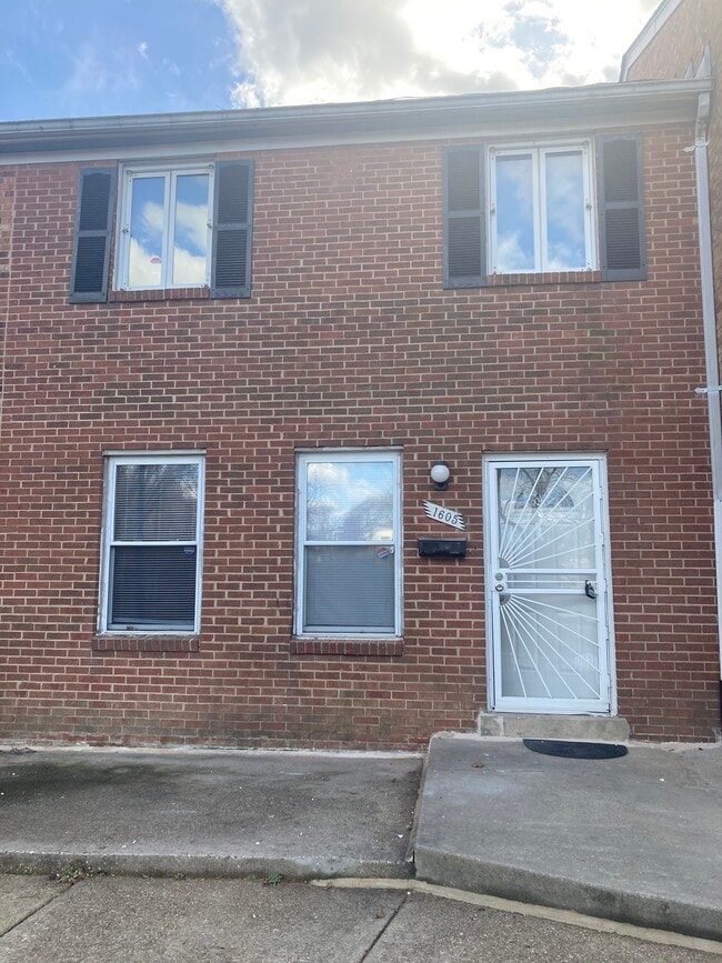 Building Photo - 1605 Addison Rd S