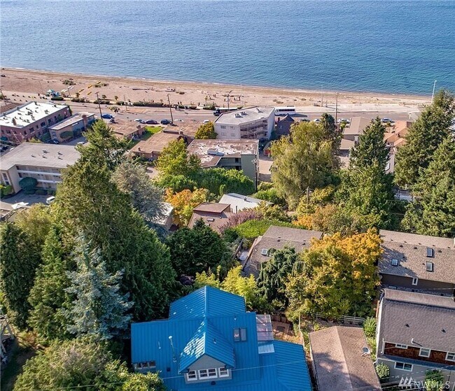 Building Photo - Breathtaking Elliott Bay Views & Sunset Serenity—Steps to Alki Beach!