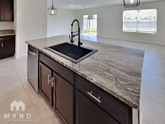 Building Photo - 33996 Jasper Stone Dr