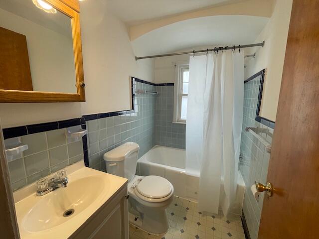 Building Photo - 2039 Ewald Cir