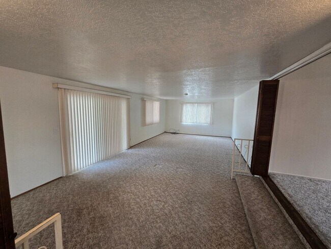 Building Photo - **** MOVE IN SPECIAL- 1/2 OFF FIRST MONTH ...