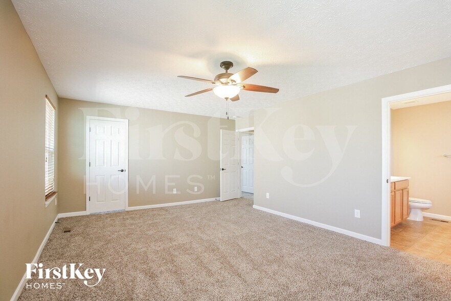 Building Photo - 10262 McClain Dr