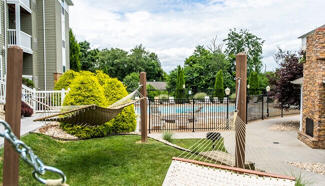 Building Photo - 2402 Clubhouse Ct