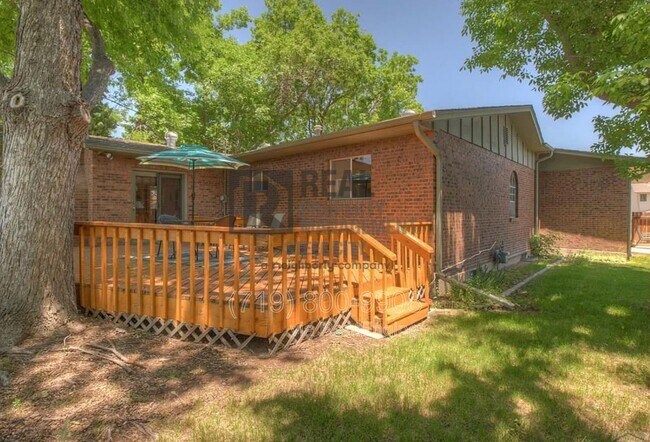 Building Photo - 2541 Taylor Ln