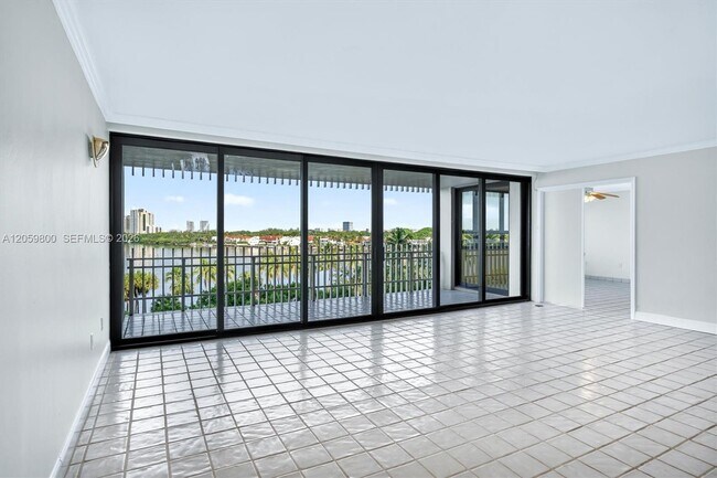 Building Photo - 1 Grove Isle Dr