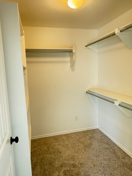 Building Photo - 13814 Avenue U