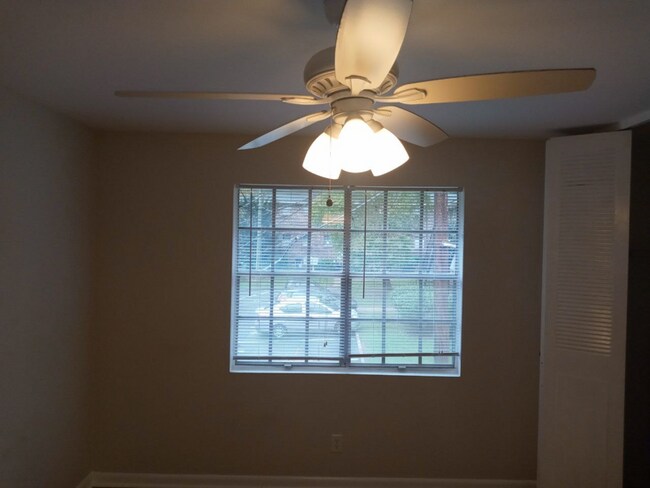 Building Photo - 1406 Church St