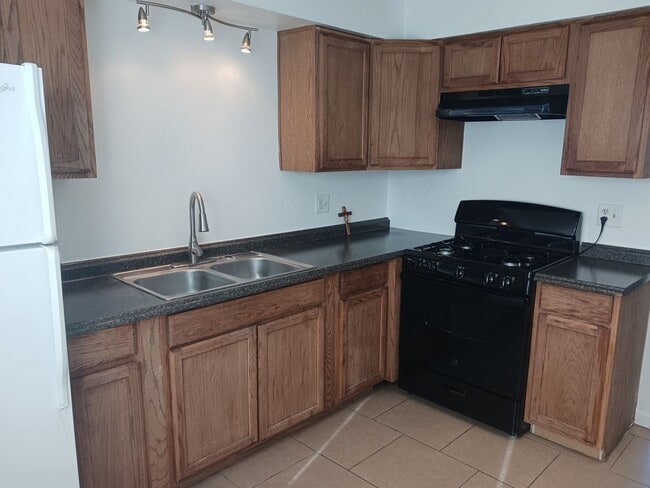 Building Photo - AFFORDABLE!!