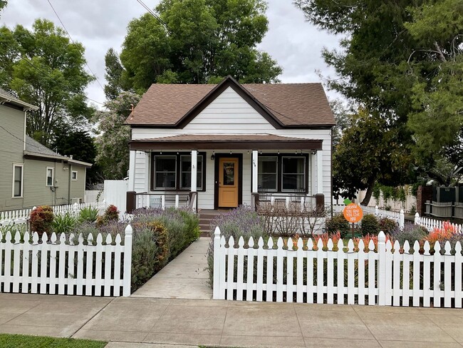 Primary Photo - 154 N Shaffer St