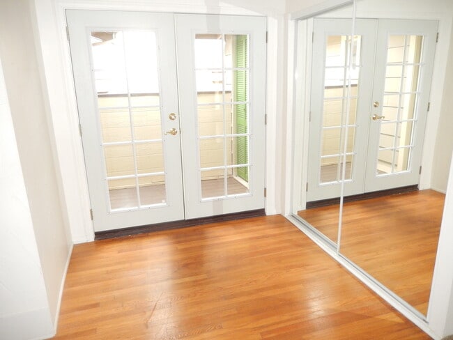 Building Photo - Centrally Located 2 Bed, 2 Bath House in N...