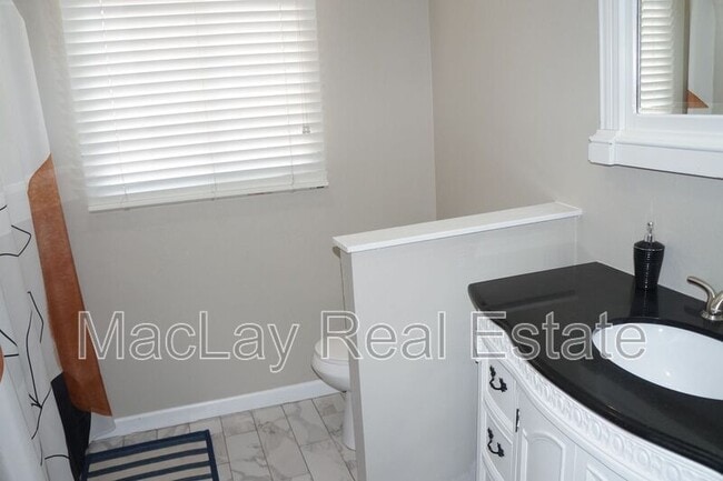 Building Photo - 1732 E Hermosa Dr