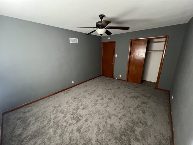 Building Photo - Modern 2-Bedroom in Tower Grove East – Pri...