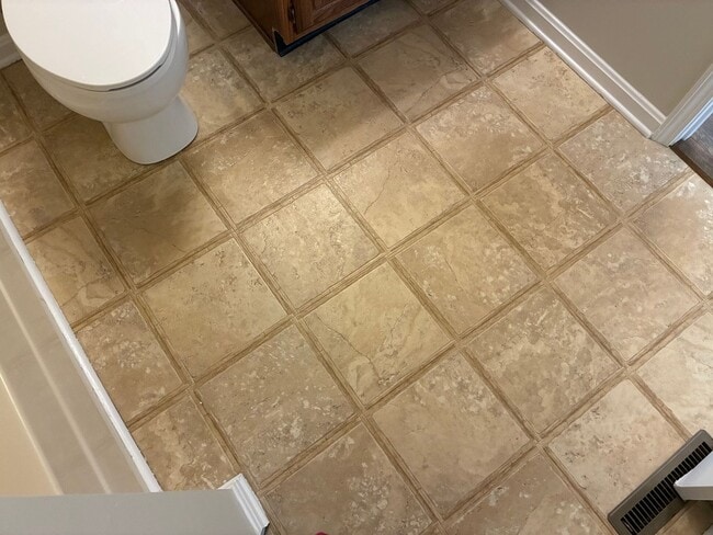 Building Photo - 1331 Amanda Jo Dr