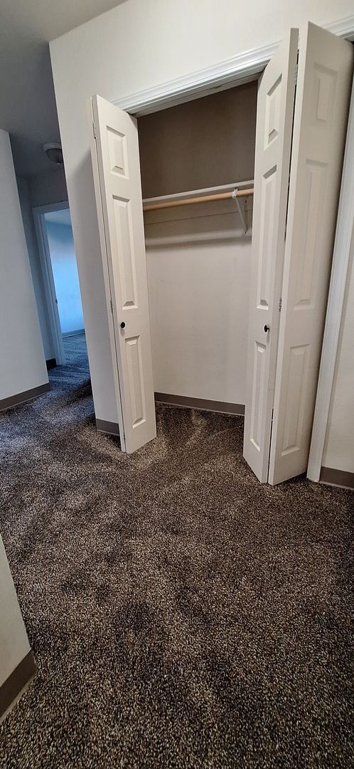 Building Photo - 196 - 3427/3429 SE 3rd