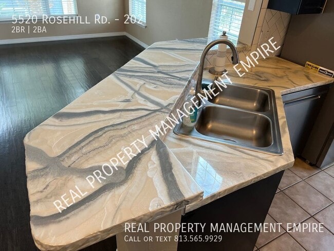 Building Photo - 5520 Rosehill Rd