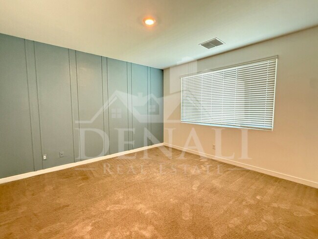Building Photo - 1636 W Estes Way