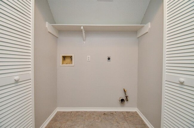 Building Photo - 1206 Green Knoll Dr