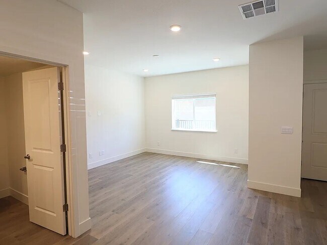 Building Photo - BRAND NEW - GRANITE - STAINLESS - LVP - CE...