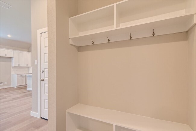 Building Photo - 4702 Deadwood Dr