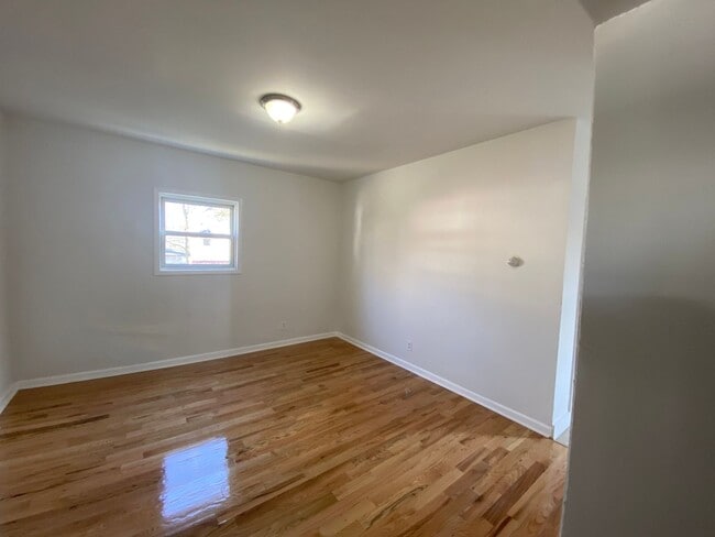 Building Photo - 1504 Summerfield Ave