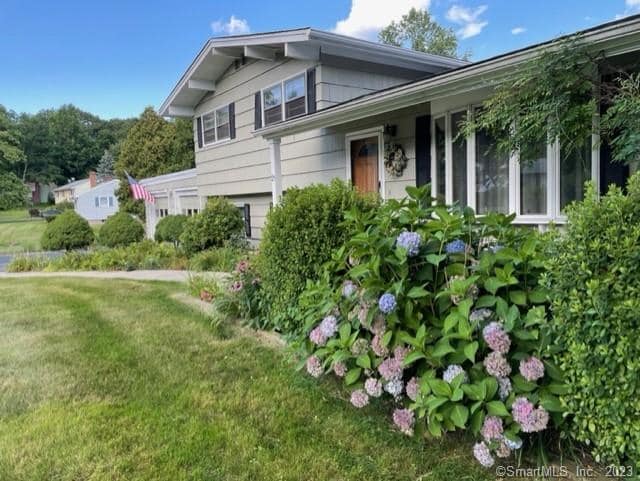 Building Photo - 21 Mcdermott Cir