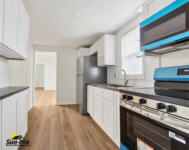 Building Photo - 213 Live Oak Ave