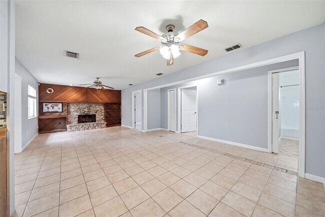 Building Photo - 8334 Crosswicks Dr
