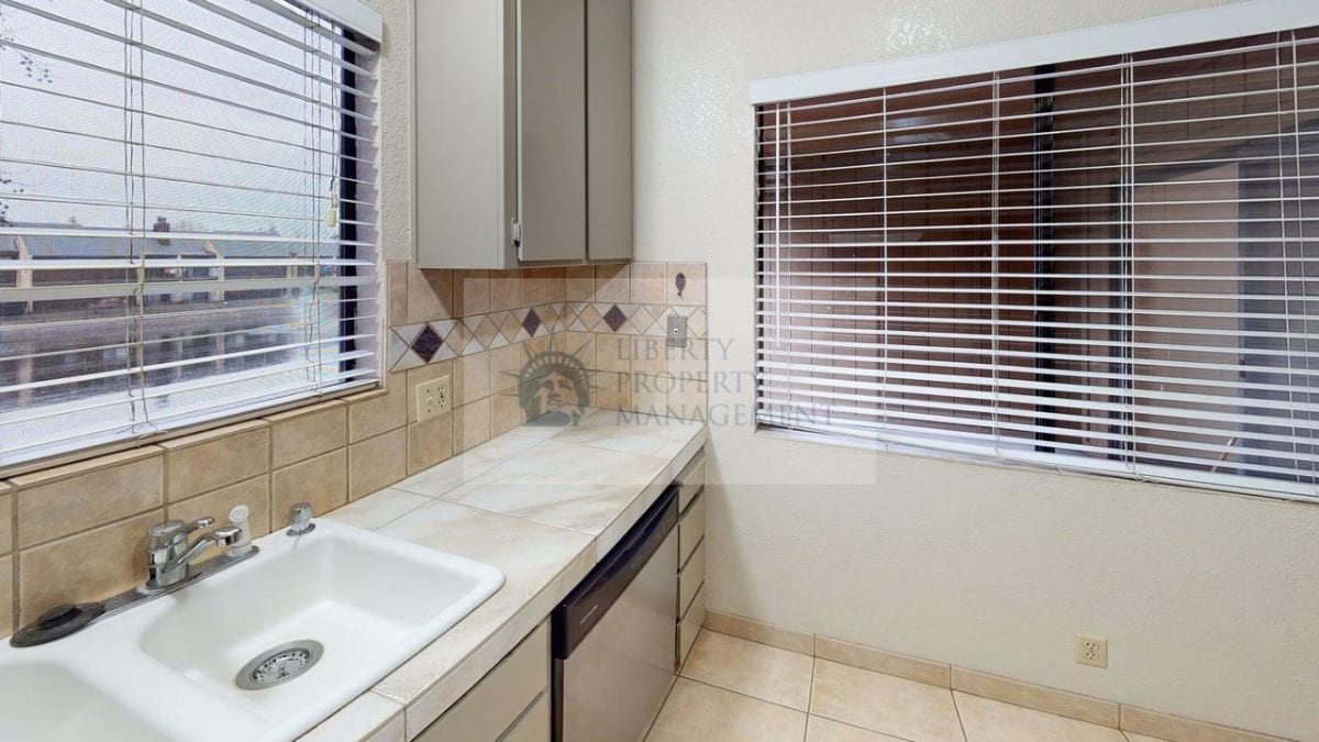 Building Photo - 2905 Niagra St