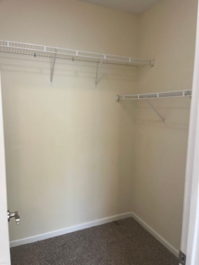 Building Photo - Available now. Great 2 BR unit in The Concord!
